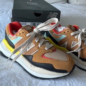 BRAND NEW NB 5740 in tan/multi